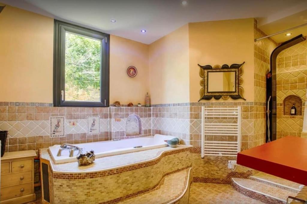 Le Manoir Du Val Villa Douvres-la-Délivrande Exterior photo